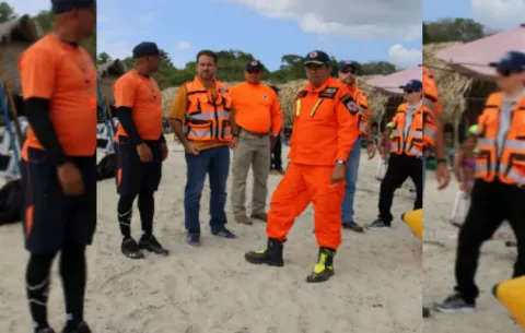 Etchelecu se viste de voluntario del Sinaproc para recorrer el país