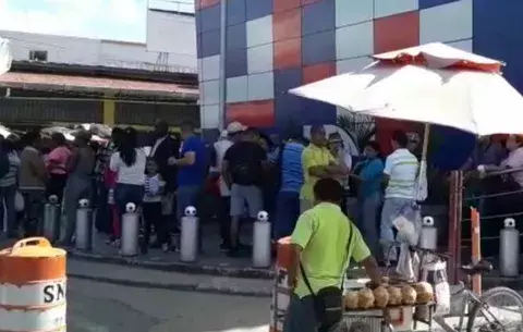 Retrasados viajes hacia Costa Rica por falta de personal en Paso Canoas