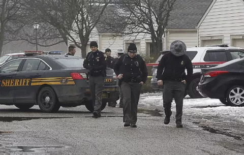 Tiroteo en Ohio acaba con la vida de dos agente policiales 
