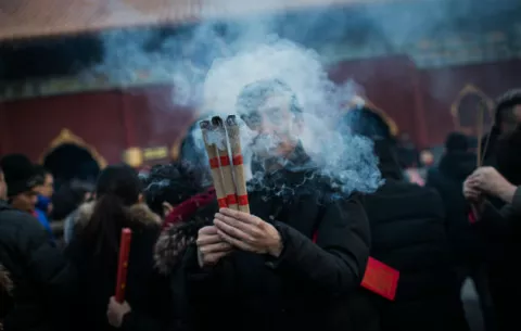 Arranca el Año Nuevo sin petardos ni fuegos artificiales