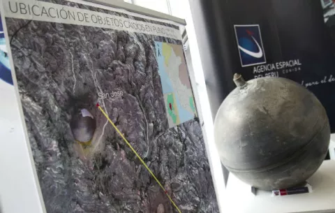 En la región sureña de Puno en Perú descubren varias esferas metálicas