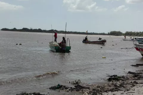 Piratas atacan a pescadores en Puerto Caimito, denuncian moradores