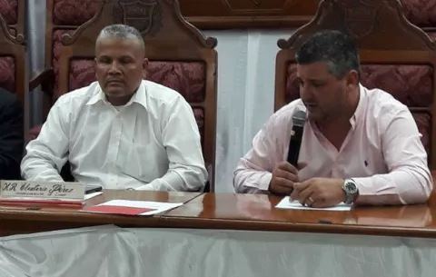 Alcalde de Colón desmiente a su copartidario,  el ministro Etchelecu