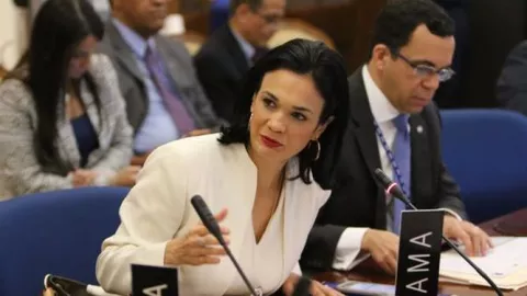 Piden investigar a Isabel Saint Malo por promover matrimonio gay