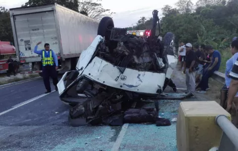 [VIDEO] Más de 12 personas heridas en dos accidentes de tránsito en la Ermita de San Carlos 