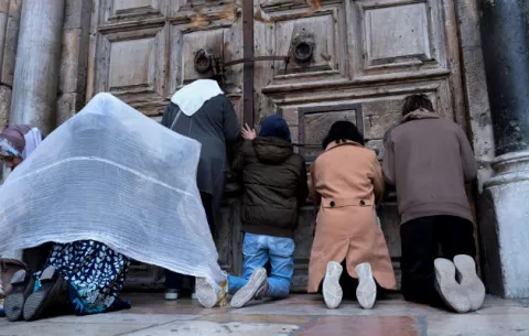 El Santo Sepulcro reabre sus puertas luego de un acuerdo con el alcalde de Jerusalén