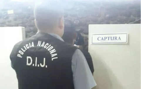Detienen a sujeto que publicó fotos de acto sexual con menor