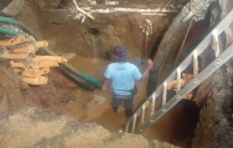 Cierre de tubería madre deja sin agua a media ciudad, recuperación durará 12 horas
