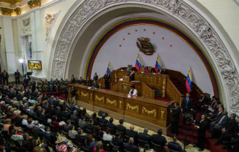 Los opositores venezolanos rechazan el adelanto de las Legislativas ante el silencio oficial