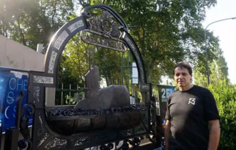 Hacen escultura a tripulantes del submarino argentino desaparecido