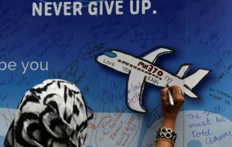 Malasia recuerda a los 239 pasajeros del vuelo MH370