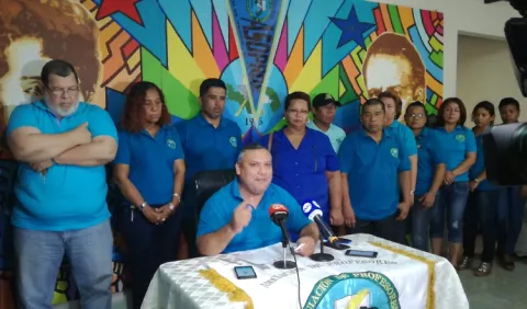 Docentes acosados por el Gobierno, tras alertar sobre estado de planteles