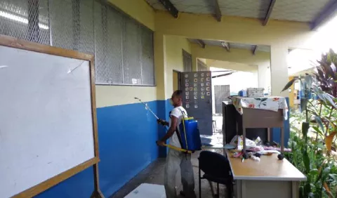 Escuelas viejas, trampa mortal para estudiantes, tras un desastre natural