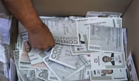 Denuncias de irregularidades ensombrecen elecciones