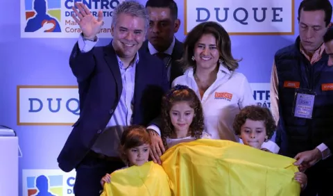 Participación electoral subió un 5% en Colombia