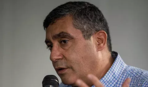 Detienen a exministro