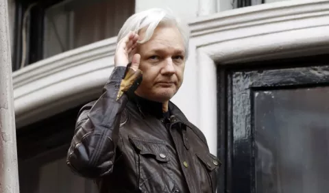 Ecuador aisla a Assange por hablar de Cataluña