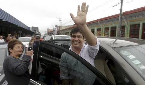 Ticos, entre un conservador y un centroizquierdista