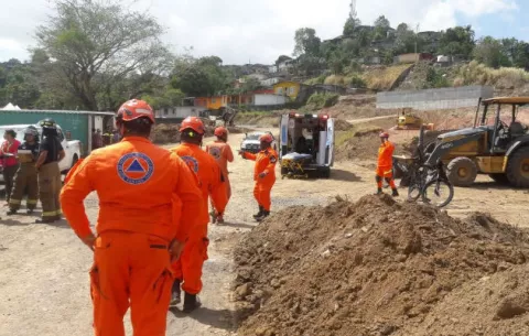 Un muerto deja deslizamiento en proyecto de Santa Librada