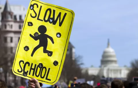 Miles de voces en Parkland piden al unísono: 'La hora del cambio es ahora'