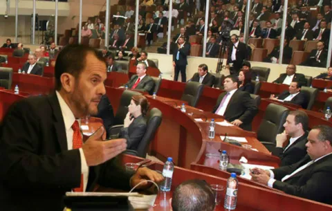Humbert: 'todos los diputados manejaron fondos de alguna u otra forma'