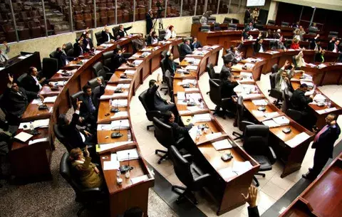 ¡Qué vida! Diputados trabajaron 12 de 28 días durante el mes de febrero