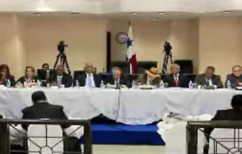 Pleno de la Corte atiende petición de defensa de Ricardo Martinelli