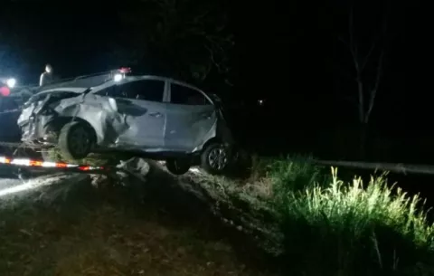 Conductor atropella a dos peatones y se van por el barranco en Volcán