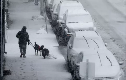 Más de 30 centímetros de nieve caen en el noreste de Estados Unidos 