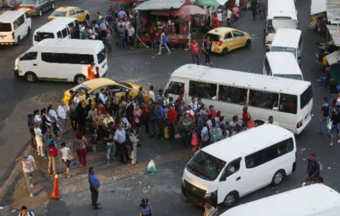 Busitos Coaster proliferan en Panamá Este