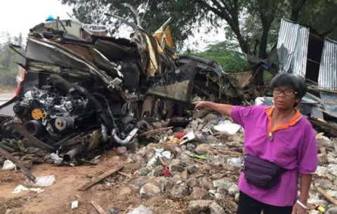 Mueren 18 personas y 30 heridos en accidente de autobús 