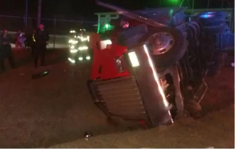 Se volcó camión que transportaba sandías en Aguadulce