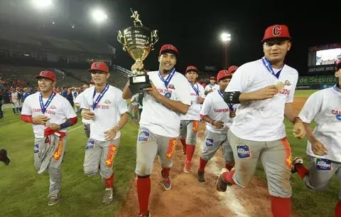 ¡Nadie apaga la Leña Roja! Coclé es el nuevo campeón del torneo de béisbol  juvenil