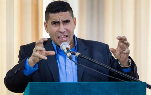 Candidato presidencial denuncia incumplimiento de acuerdo en Venezuela