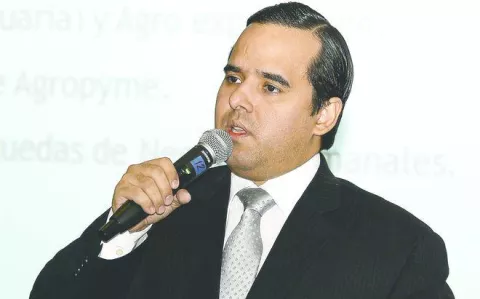 Piden citar al ministro Eduardo Carles a la Asamblea Nacional 