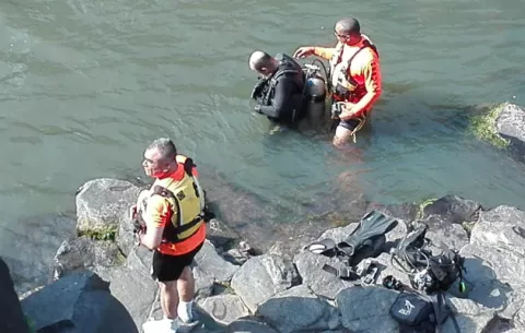 Socorristas buscan a joven que cayó en aguas de El Chorro de La Chorrera