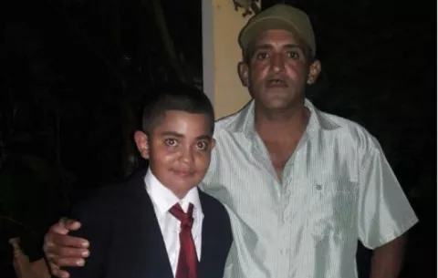 Muere albañil  tras colisionar bicicleta con taxi en LLano Largo de Los Santos