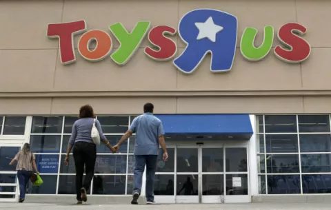 Toys 'R' Us prevé cerrar su más de 700 tiendas en EE.UU. y otros países