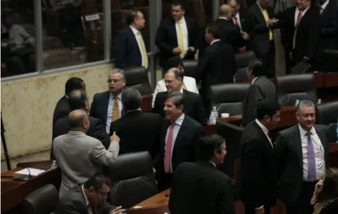 Diputados presentan Amparo de Garantías contra auditorías 