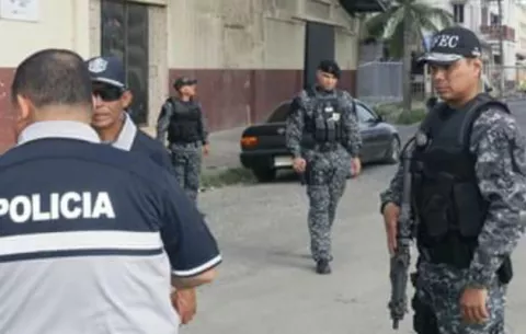 Expectativa por paro en Colón en medio de 'ejército' de policías