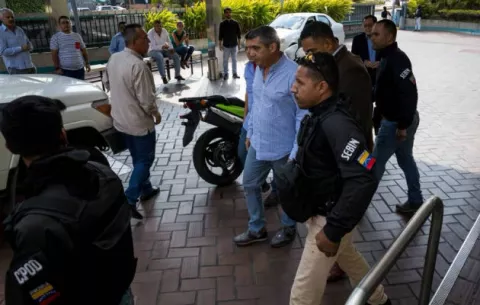 Responsabilizan a Maduro por seguridad de exministro chavista detenido