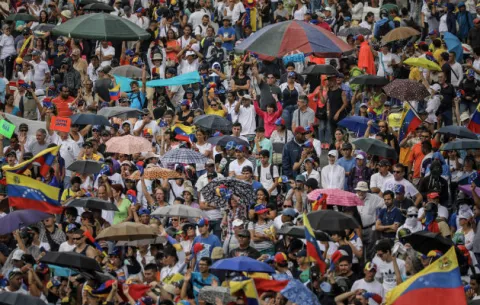 Sectores opositores conformarán Frente Amplio contra Maduro