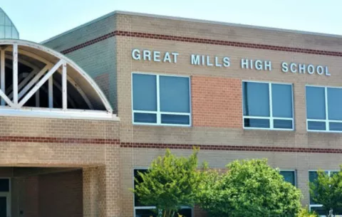 Tres heridos graves en tiroteo en una escuela secundaria de Maryland 