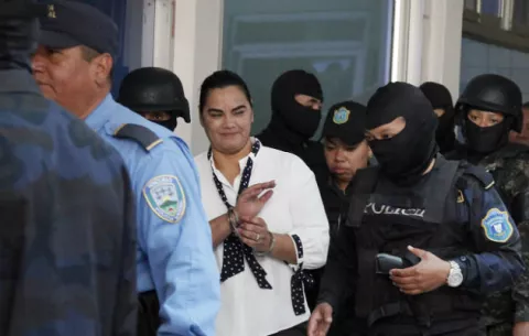 Ex primera dama de Honduras pronto sabrá si enfrenta a la justicia o sale libre