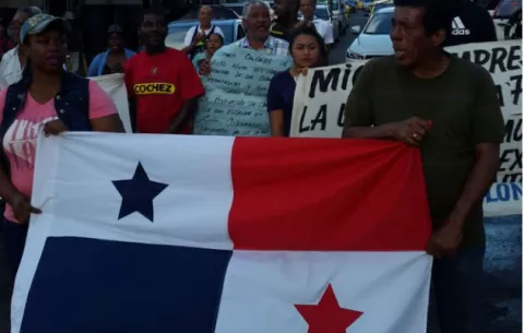 Caminata en Colón tras llamado a paro el 13 de marzo 