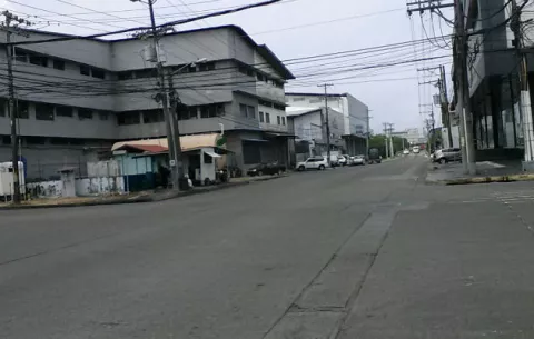 Falta de transporte, cierre de locales y calles vacías en segundo día de paro  