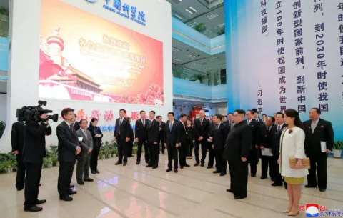 Las dos Coreas preparan los detalles de la cumbre entre Kim y Moon