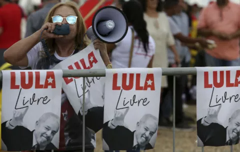 Aplazan juicio,  expresidente Lula de Brasil evita de esta forma ir a prisión 