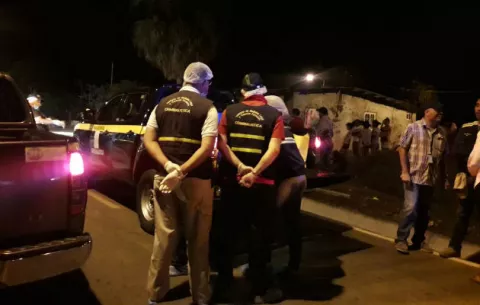 Asesinan de varios disparos a un hombre de 56 años en Las Lomas en David