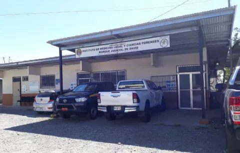 Ministerio Público entrega a sus abuelos a niña de mujer asesinada en Chiriquícito
